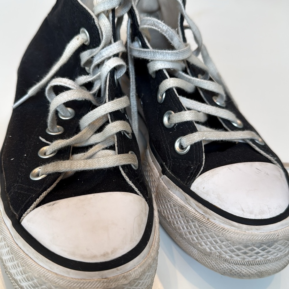 Black High-Top platform converse- size 6